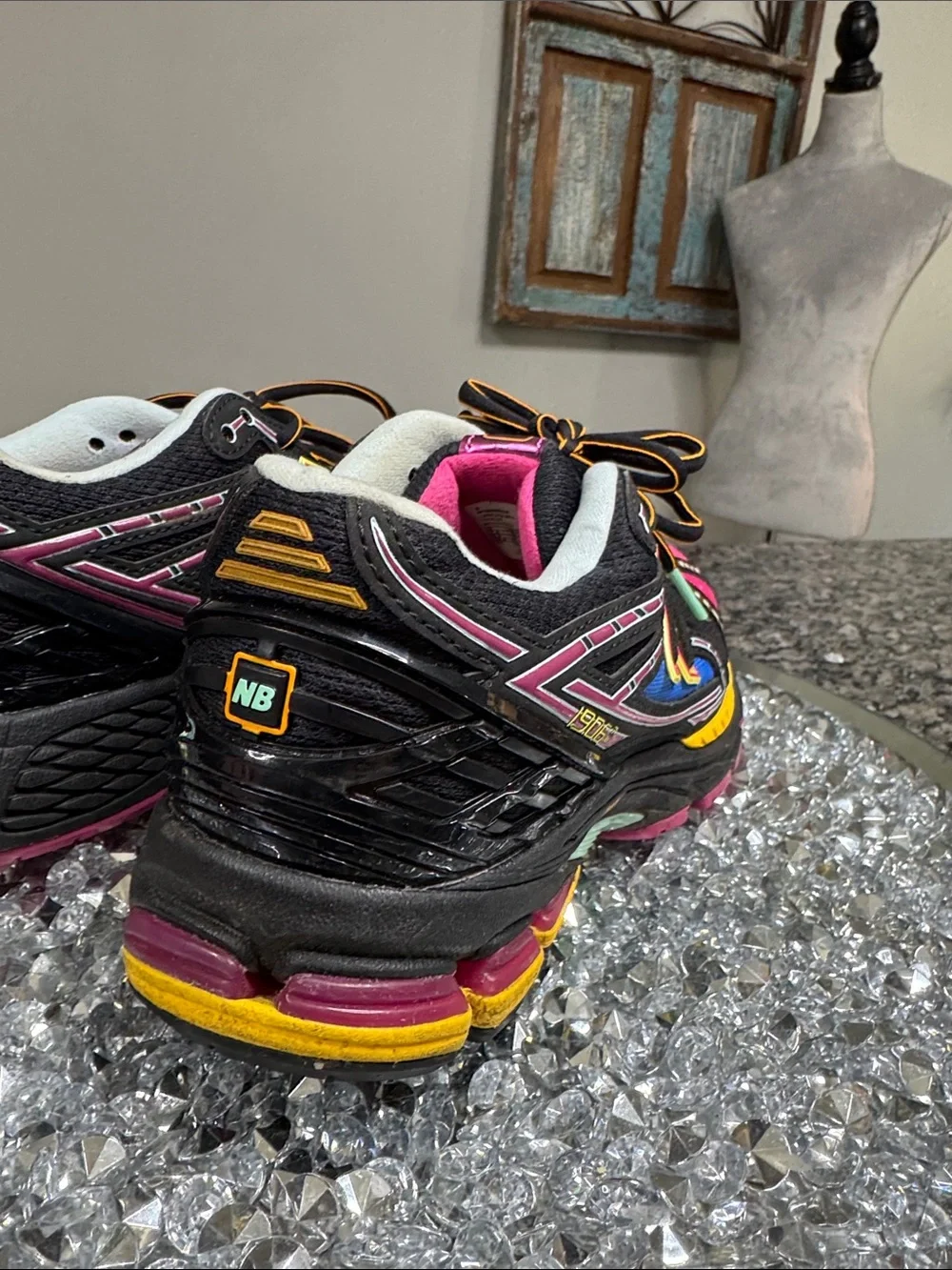 New Balance mock 1906R Neon nights Athletic Sneakers M6 W 7.5 EUC - Picture 8 of 16